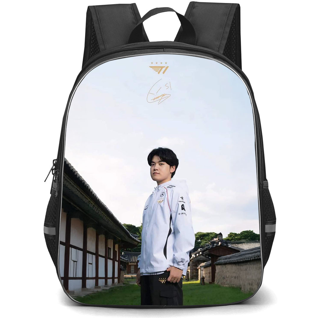 T1 Gumayusi Backpack StudentPack - Gumayusi Standing Portrait Traditional House Background